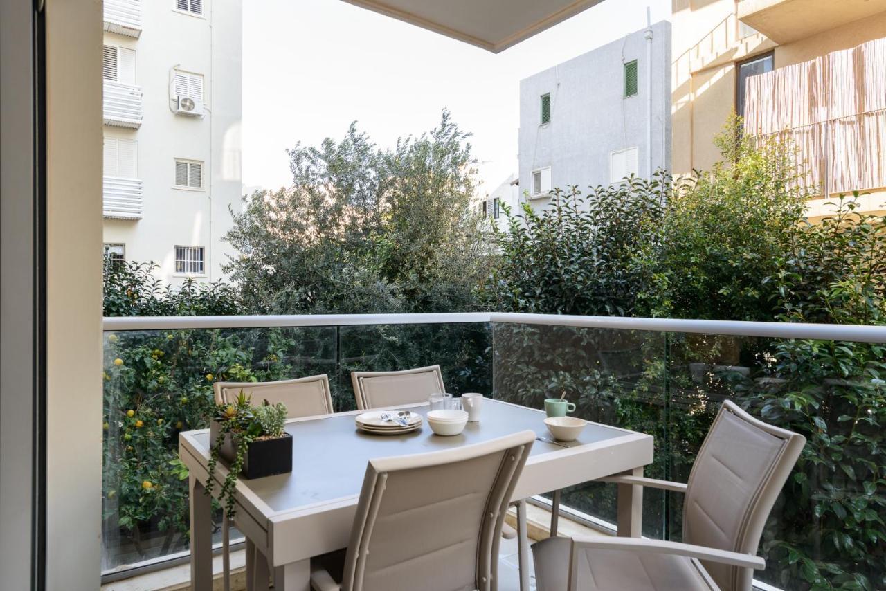 Quiet Hideaway & Terrace Near Beach By Feelhome Tel Aviv Exterior photo