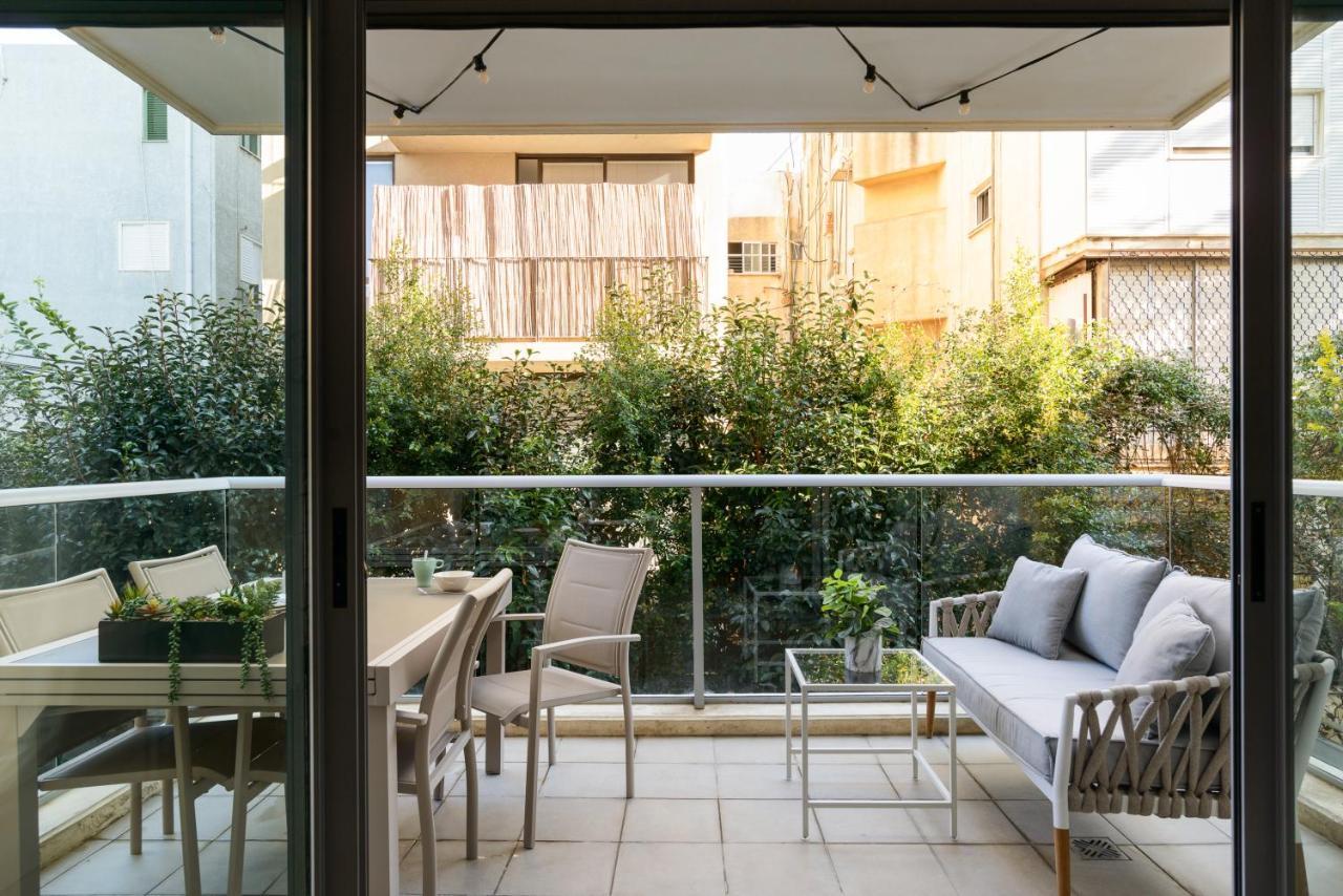 Quiet Hideaway & Terrace Near Beach By Feelhome Tel Aviv Exterior photo