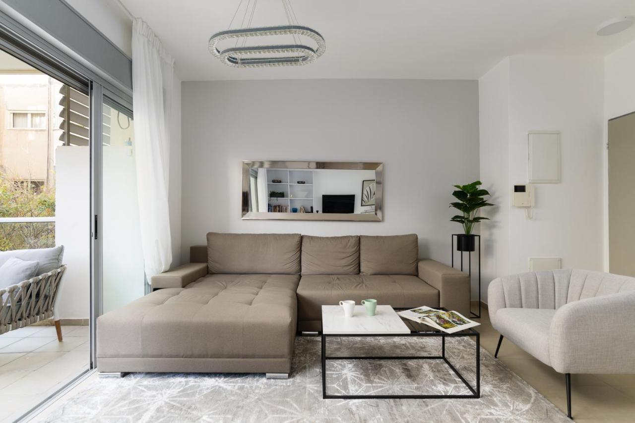 Quiet Hideaway & Terrace Near Beach By Feelhome Tel Aviv Exterior photo
